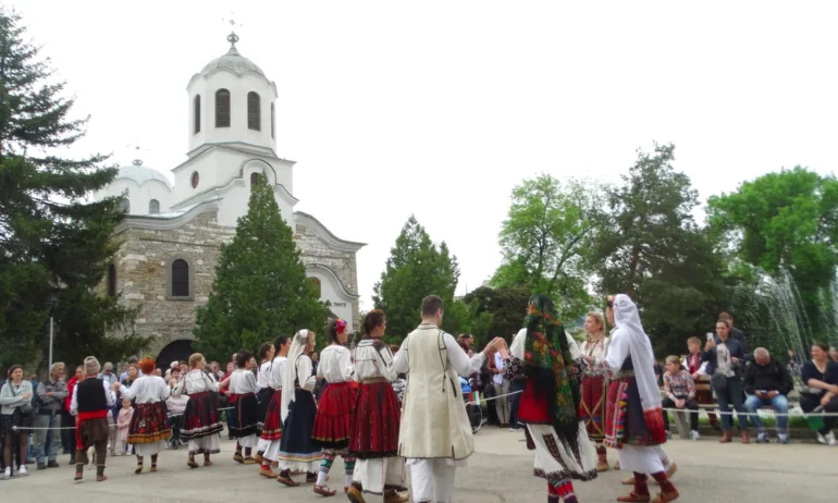 На празника на Луковит проф. Надежда Сейкова и оръжейникът на Левски – Витко Лалев - бяха обявени за почетни граждани - Tribune.bg
