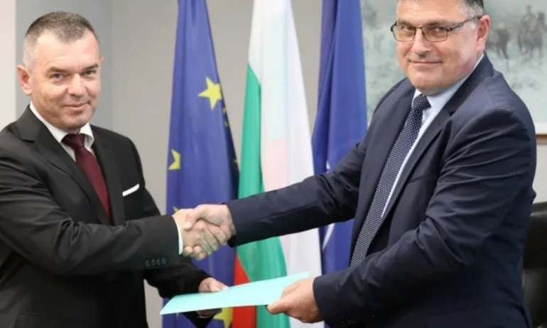 Бригаден генерал Венелин Венев е новият директор на Служба Военно разузнаване - Tribune.bg