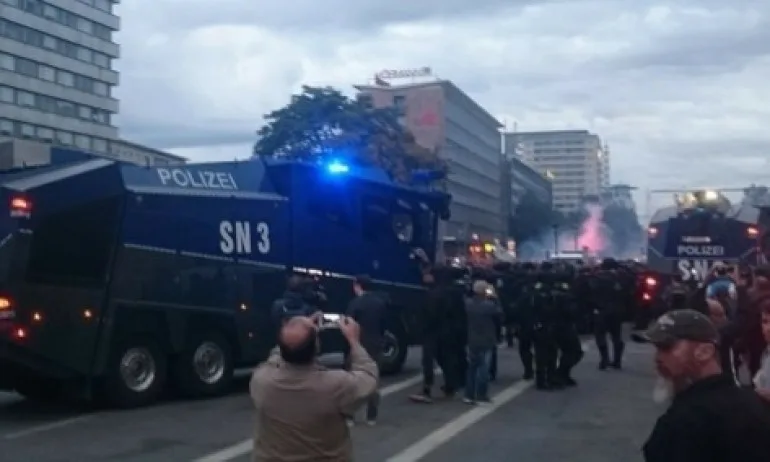 Десетки ранени и арестувани при протести в германския град Кемниц - Tribune.bg