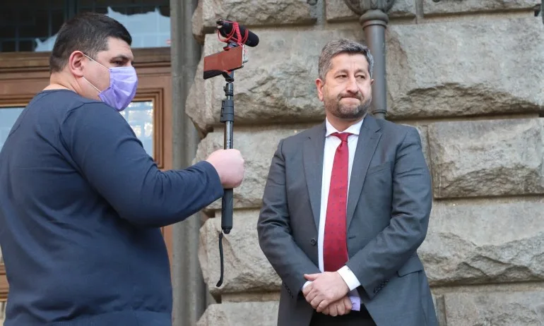 Христо Иванов пише до Брюксел за концесията на летище София - Tribune.bg