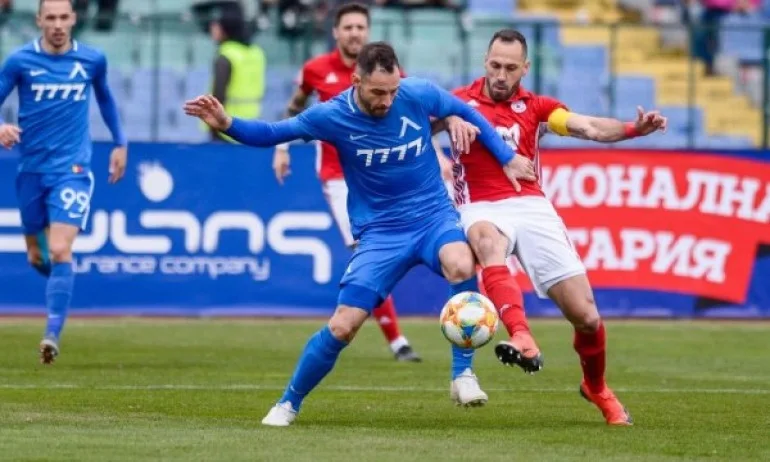 Футболното ни първенство може да бъде подновено най-рано на 5 юни - Tribune.bg