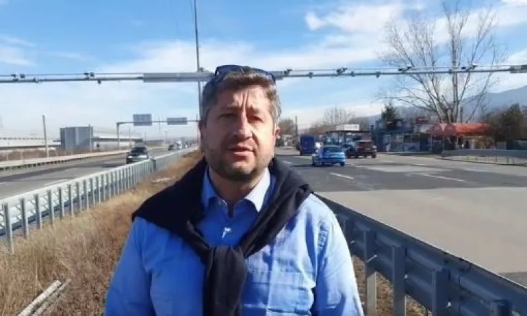 Христо Иванов нарече корупционна връщанка ремонта на Тракия - Tribune.bg