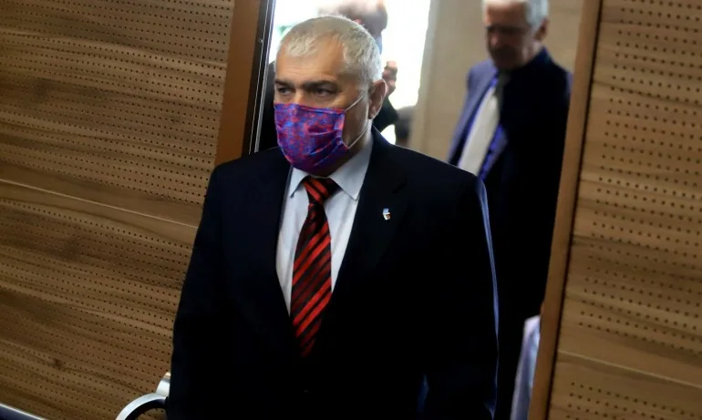 Валентин Радев: Пламен Узунов и сега има политически чадър - Tribune.bg