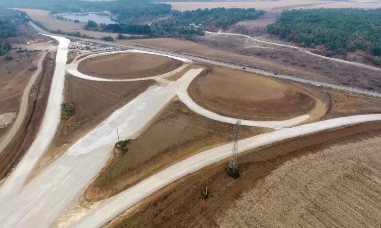 Служебният кабинет спря строежа на АМ Хемус - Tribune.bg