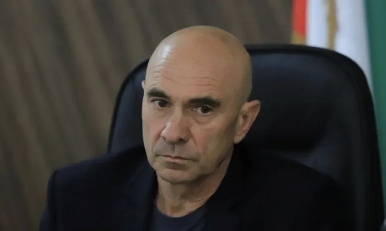 Заради спрените ремонти: Уволниха шефа на АПИ - Tribune.bg