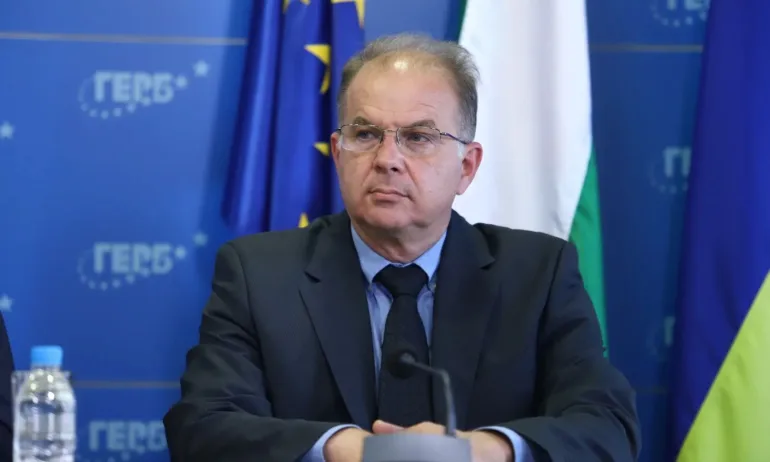 Радомир Чолаков: Ще внесем проект на решение за приемане на правила за разглеждане на законопроекта за промени в Конституцията - Tribune.bg