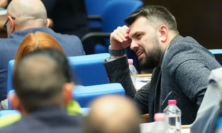 ГЕРБ се чудят на коя роля на Радев да вярват за Украйна - Tribune.bg