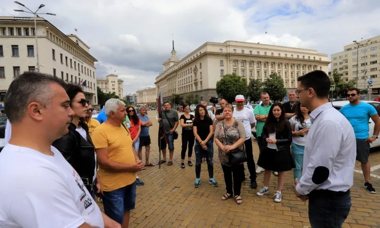 Автошествие: Да се отмени решението за по-високи цени на тока и парното - Tribune.bg