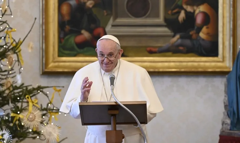 Ватиканът потвърди: Папа Франциск и предшественикът му Бенедикт Шестнайсети са били ваксинирани - Tribune.bg