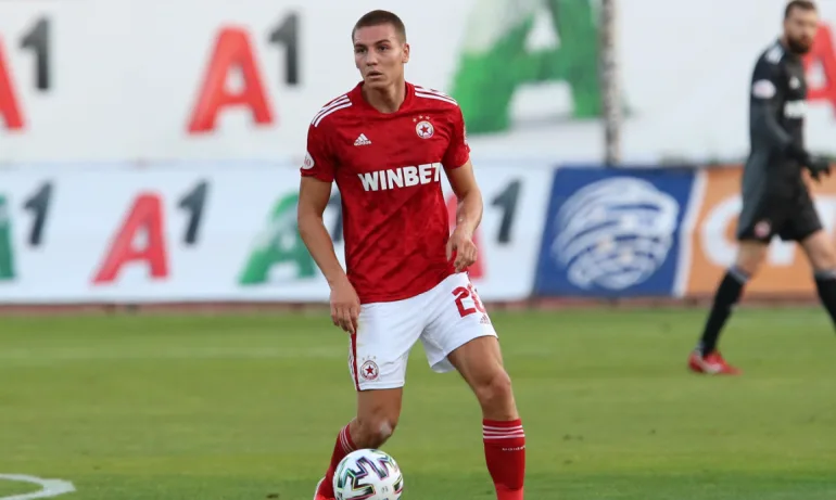 Валентин Антов с тежка травма след Лиепая - Tribune.bg