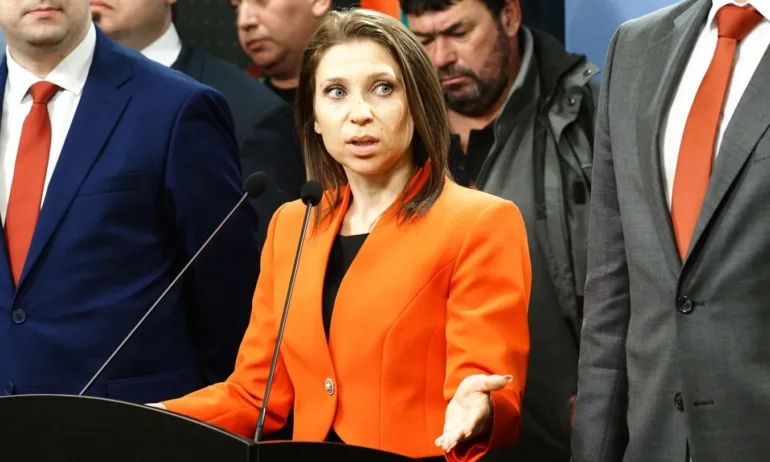 Искра Михайлова пред Tribune: От Възраждане сме последователни и искаме доизграждане на проекта АЕЦ Белене - Tribune.bg