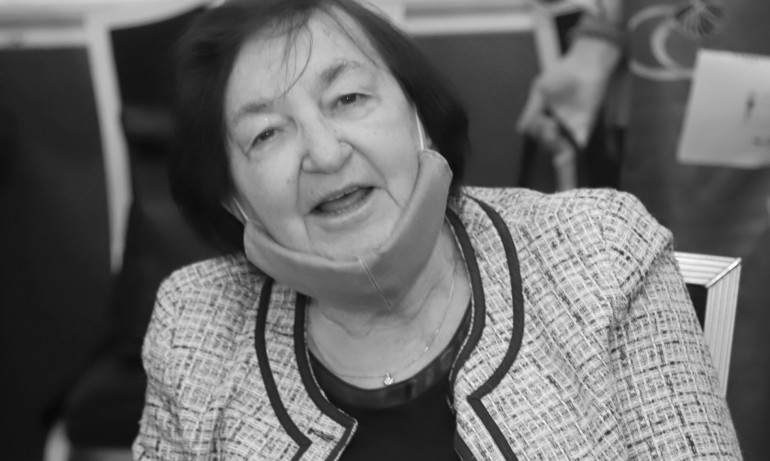 На 83-годишна възраст вчера е починала проф. Нора Ананиева. Преподавателят