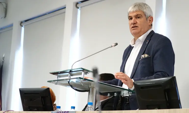 Синдикатите на протест в понеделник. Не изключват спиране на транспорта в София преди Коледа - Tribune.bg