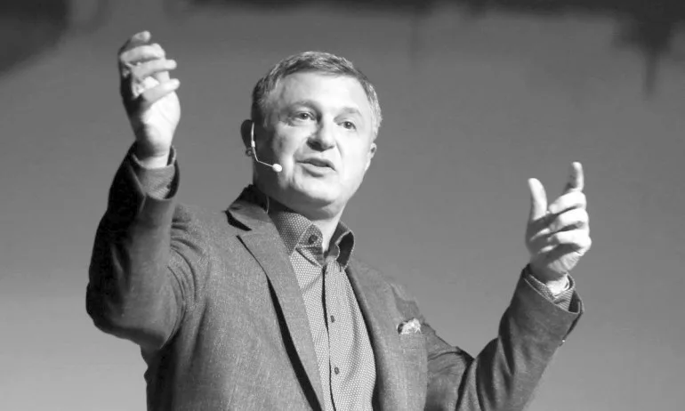 Гала към Милен Цветков: Преди 40 дни тръгна по пътя си Далече от безумната тълпа - Tribune.bg