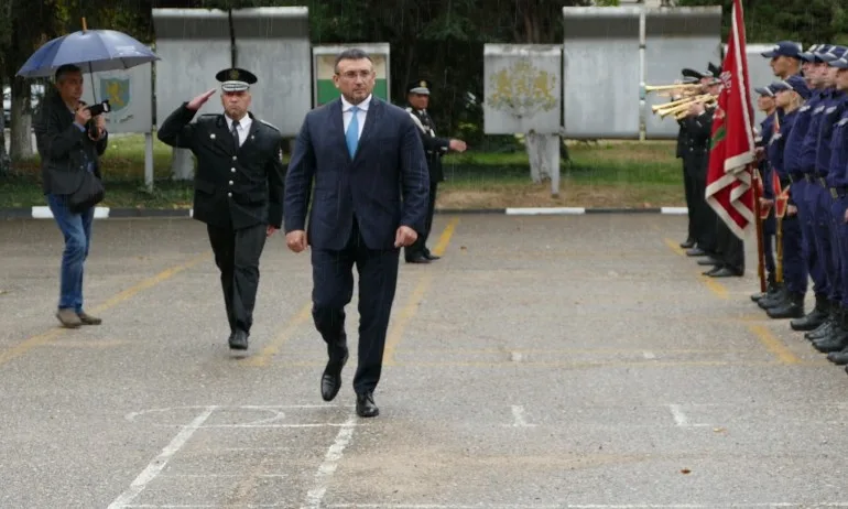 Маринов: Има увеличен миграционен натиск, България се справя отлично - Tribune.bg