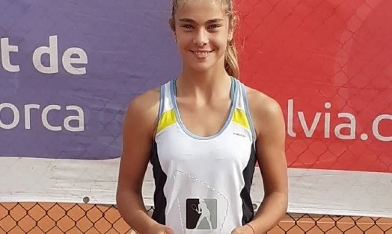 Йоана Константинова триумфира с втора поредна титла без да загуби сет - Tribune.bg