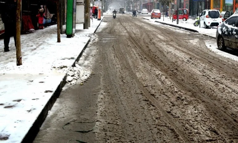 След снежната нощ – основните софийски улици са почистени - Tribune.bg