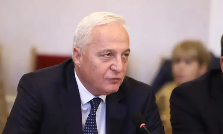 КС: Отстраняването на председателя на Сметната палата е противоконституционно - Tribune.bg