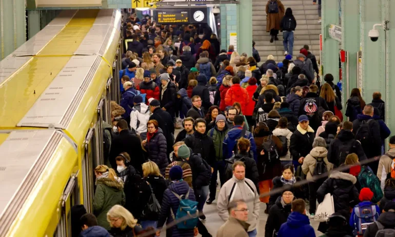 Депутатка иска отделни вагони в берлинското метро само за жени - Tribune.bg