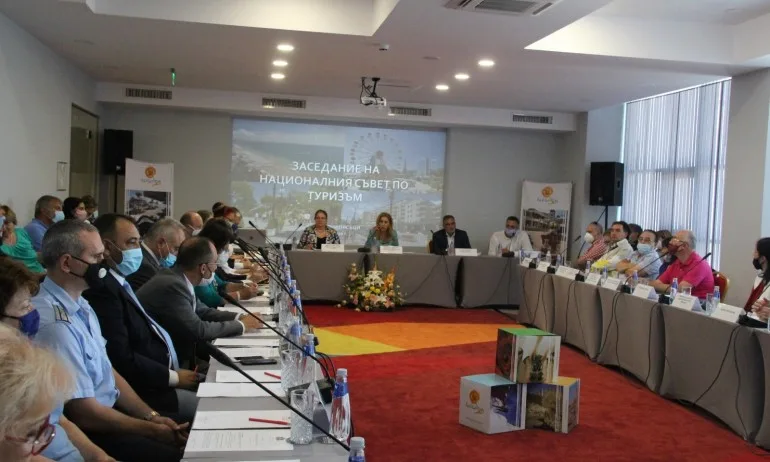 Вицепремиерът Марияна Николова ще оглави Консултативен съвет по туризъм - Tribune.bg