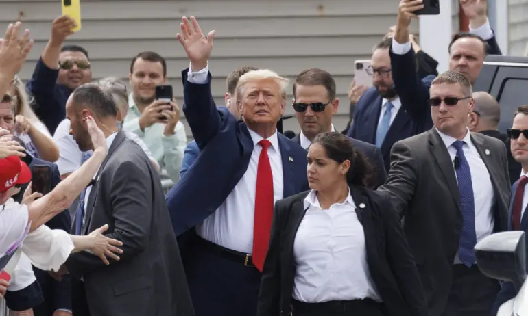 Тръмп пледира невинен по обвиненията в опит да подмени изборите в САЩ през 2020 г. - Tribune.bg