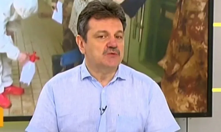 Д-р Симидчиев към феновете: Две седмици след мача не се срещайте с възрастните ви родители - Tribune.bg