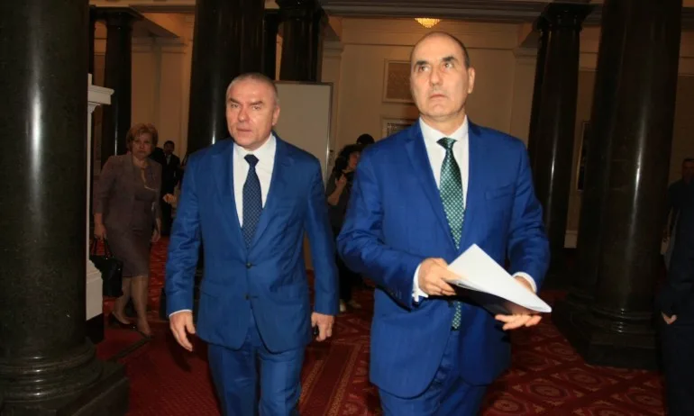 Депутатите на Марешки остават в парламента - Tribune.bg