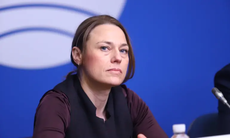 Съкратиха Ива Митева от парламента - Tribune.bg