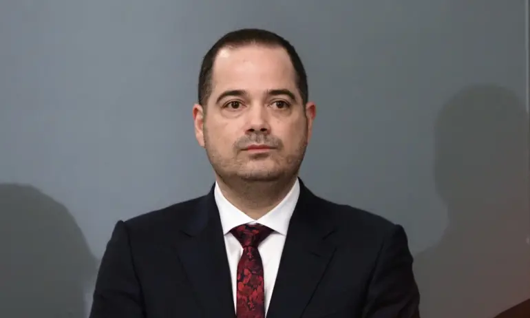 Изслушват Калин Стоянов заради скандала в Агенция Митници - Tribune.bg