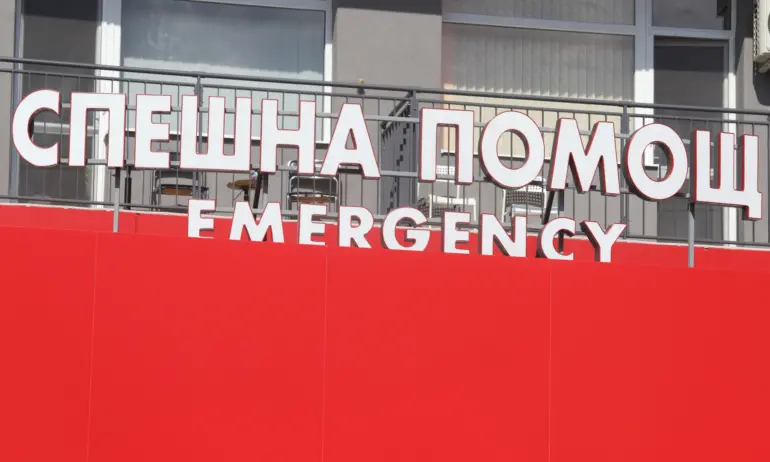 Лекарите в Пирогов се борят за живота на дете, ударено от майка си с чаша по главата - Tribune.bg