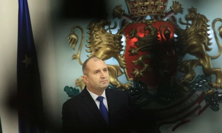 Гаф на Радев: Президентът забрави военните моряци в речта си - Tribune.bg