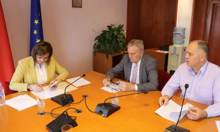 БСП подписа споразумение с АБВ и Нормална държава за общо явяване на изборите - Tribune.bg