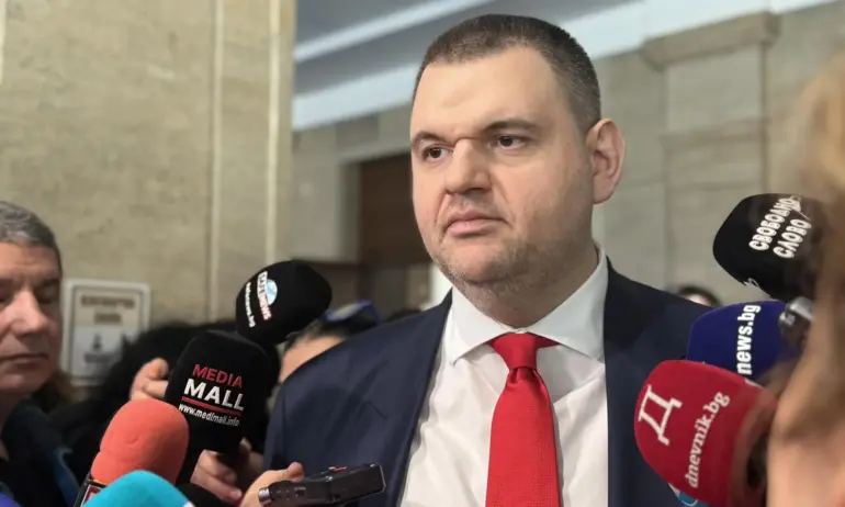 Делян Пеевски към Радев: Наборната служба няма да се върне