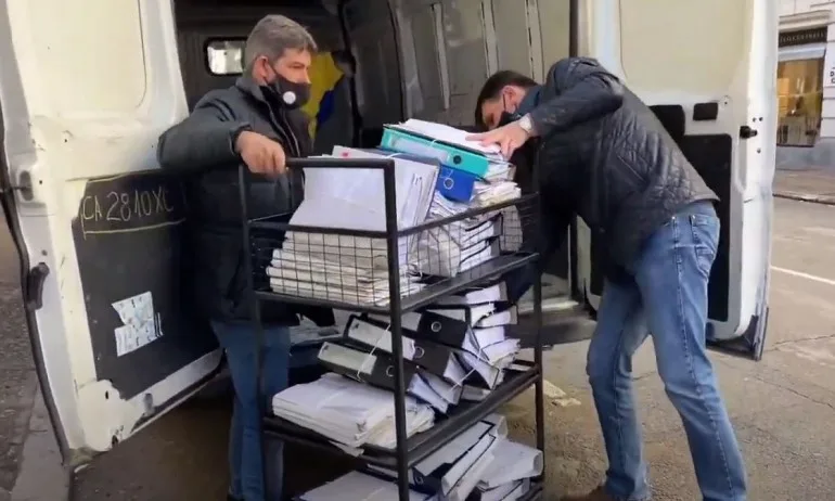 277 тома материали по делото за катастрофата с автобуса край Своге бяха внесени в съда (ВИДЕО) - Tribune.bg