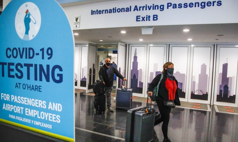 Над 150 блокирани българи на летище във Франкфурт, сред тях и 12 бебета - Tribune.bg