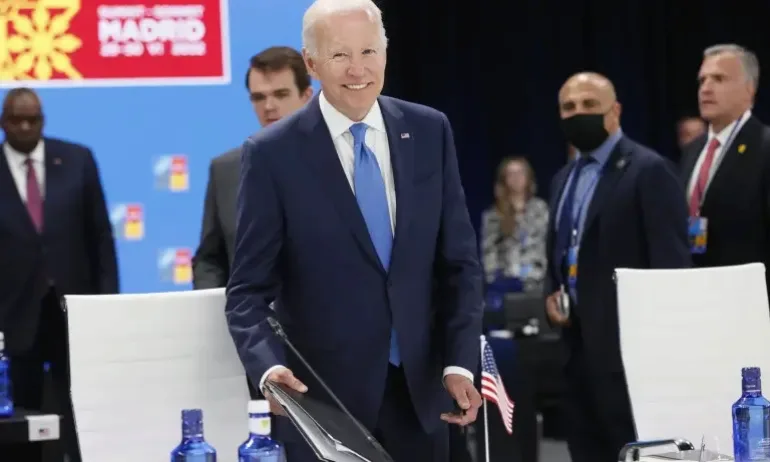 Джо Байдън е с коронавирус - Tribune.bg