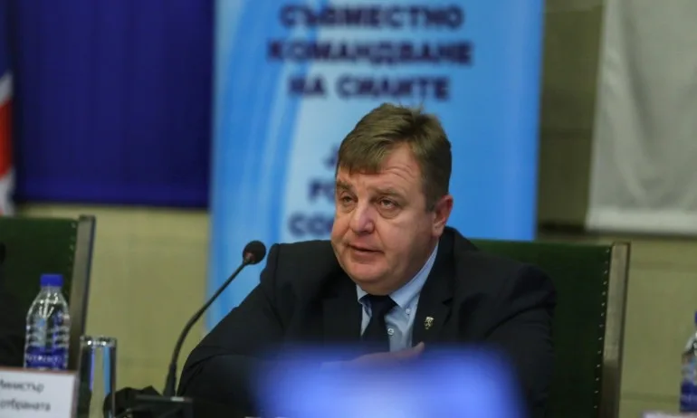 Каракачанов: 233 военни са с коронавирус, това е под 2% от личния състав - Tribune.bg