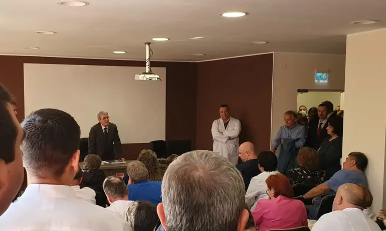 Началник отделение в Пирогов: На никой горе по високите етажи на властта не му пука за болницата - Tribune.bg