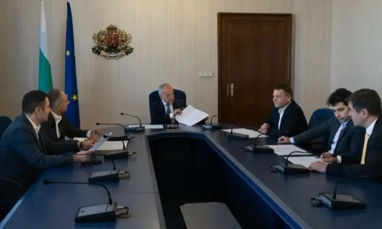 Гълъб Донев събра бивши минстри от служебния кабинет на съвещание в президентството - Tribune.bg