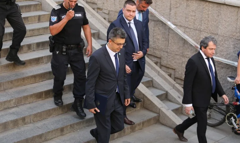 ИТН: Манолова да прави реверанс към нас е абсурдно, ИБГНИ сравниха Ива Митева с порода куче - Tribune.bg