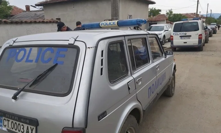 14 души с белезници: Акции срещу наркобанда в Старозагорско, Габрово и Велико Търново - Tribune.bg