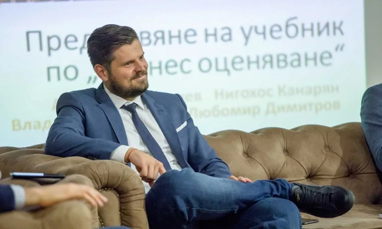 Филипов: Токът за небитови потребители днес струва 625 лева за мегаватчас, това е пагубно за икономиката - Tribune.bg