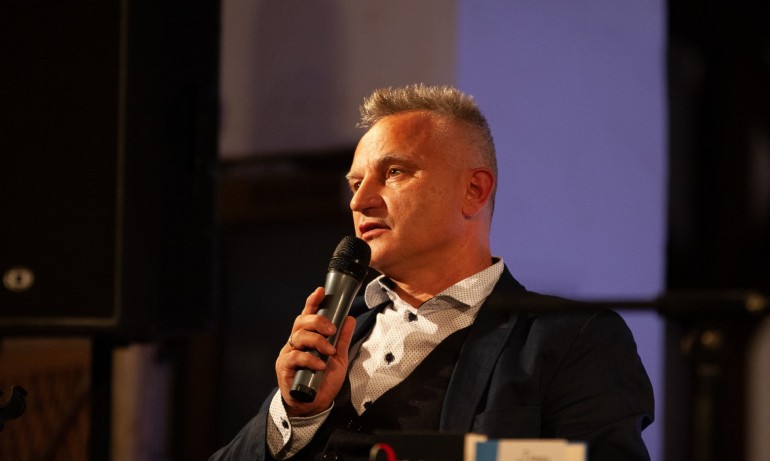 Захари Карабашлиев за видеото на Атанасов: Продължаваме промяната — не ви ли е неудобно някак? - Tribune.bg