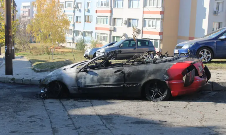 Скъп автомобил изгоря в Благоевград - Tribune.bg