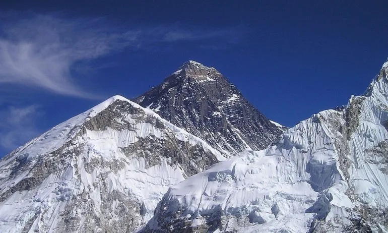 Задръстване на Еверест, седем катерачи загинаха само за седмица - Tribune.bg