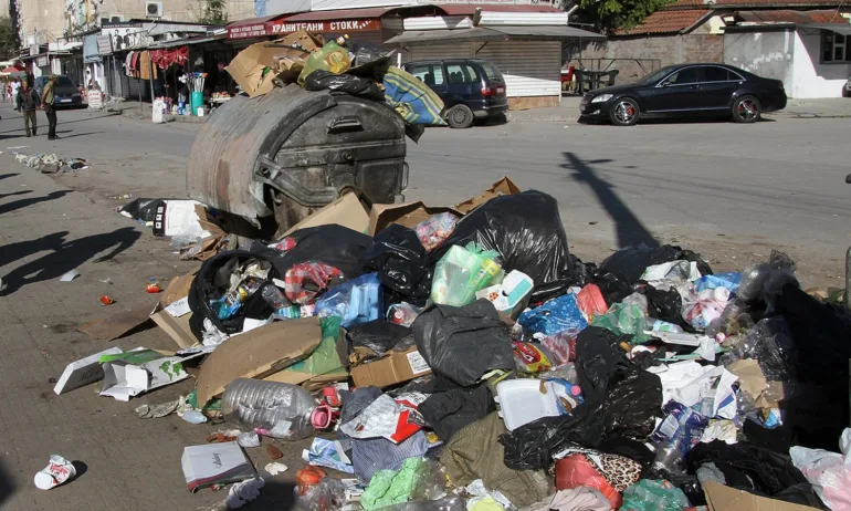 Счупиха стъклото на автобус в Столипиново - Tribune.bg