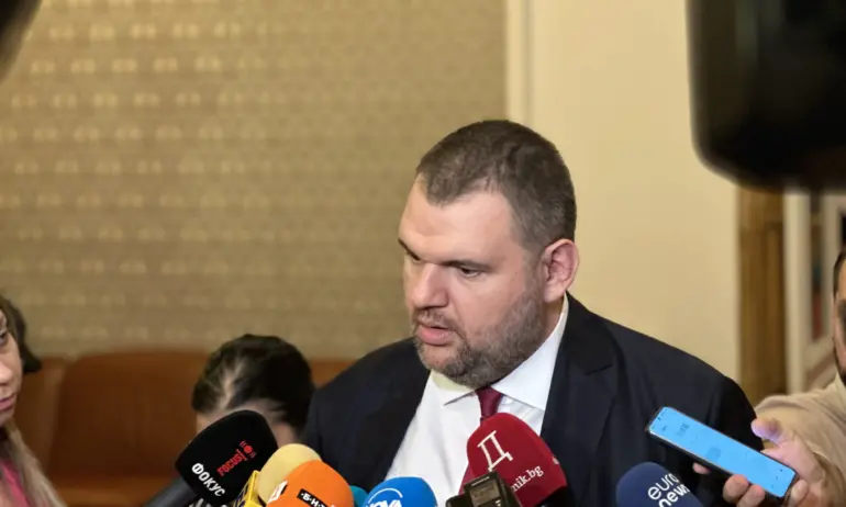 Пеевски: ДПС подкрепя безусловно внесения проект за конституция - (ВИДЕО) - Tribune.bg