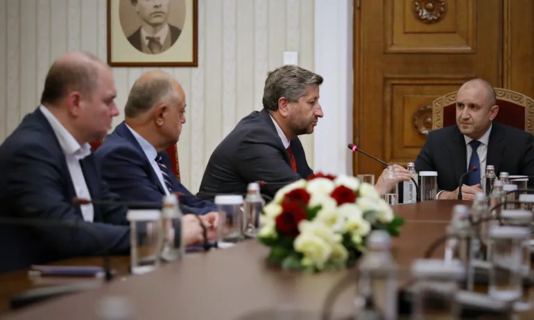 Христо Иванов ще търси междинен вариант за кабинет, тънката бродерия била да се възстанови мнозинството - Tribune.bg