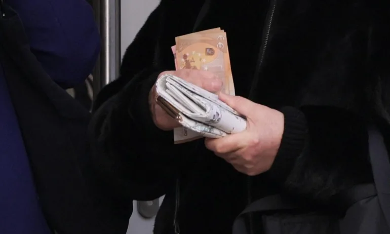 Пенсионерските съюзи: Изплащането на пенсиите преди 7-мо чисто да влезе в сила незабавно - Tribune.bg