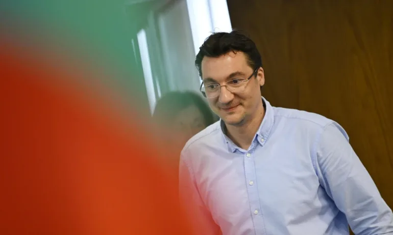 Националният съвет на БСП гласува доверие на Крум Зарков - Tribune.bg